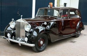 An H J Mulliner bodied 1950 Rolls Royce Royal Phantom IV will carry the Prince of Wales and Duchess of Cornwall on the wedding day.JPG